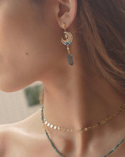 將圖片載入圖庫檢視器 Freeze - 18KGP Crystal Earrings