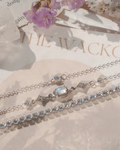 將圖片載入圖庫檢視器 Moon Chaser - 925 Silver Moonstone Bracelet