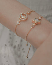 Load image into Gallery viewer, Luna Glow - Gold Vermeil Opal Moon Bracelet