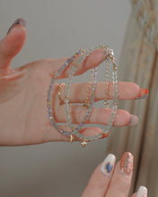 ๅฐๅ็่ผๅ
ฅๅๅบซๆชข่ฆๅจ Drizzly - Labradorite & Prehnite Crystal Bracelet