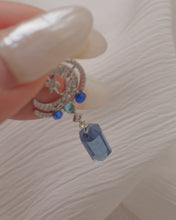 Load image into Gallery viewer, Freeze - Silver Crystal Earrings