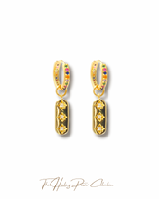 Load image into Gallery viewer, HUGGIE HOOP EARRINGS - 8-AWN STAR