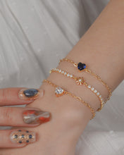 Load image into Gallery viewer, Lina - 14KGP CZ Heart Bracelet