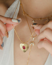 將圖片載入圖庫檢視器 Retro Heart in Red - Gold Titanium Steel Necklace *Waterproof