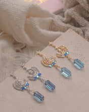 Load image into Gallery viewer, Freeze - Silver Crystal Earrings