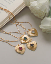 將圖片載入圖庫檢視器 Retro Heart - Gold Titanium Steel Necklace *Waterproof