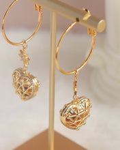ๅฐๅ็่ผๅ
ฅๅๅบซๆชข่ฆๅจ Love at first sight - Heart Shaped Hoop Earrings