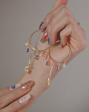 將圖片載入圖庫檢視器 【Threads限時推廣8折】 人氣設計Rainy Dayz - 18KGP Solar & Luna Hoop Earrings
