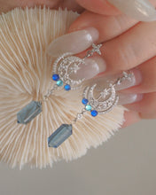 Load image into Gallery viewer, Freeze - Silver Crystal Earrings
