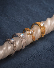 Load image into Gallery viewer, 【高品質鑒定】MOONLUX - Moonstone Ring ✦ 925 Silver ™ + 18K Gold
