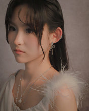 Load image into Gallery viewer, SHELL RIBBON - Silver Earrings
