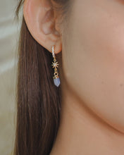 Load image into Gallery viewer, AURA KISS - Earrings

