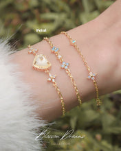 Load image into Gallery viewer, Petal - 18KGP Bracelet
