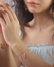將圖片載入圖庫檢視器 Majesty - White Crystal Bracelet
