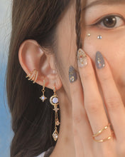 將圖片載入圖庫檢視器 Midnight Opal - Moon Earrings
