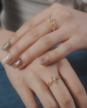 Load image into Gallery viewer, 【高品質鑒定】MOONLUX - Moonstone Ring ✦ 925 Silver ™ + 18K Gold
