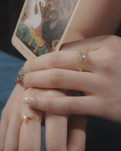 Load image into Gallery viewer, 【高品質鑒定】CONSTELLAR - Moonstone Ring ✦ 925 Silver ™ + 18K Gold
