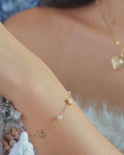 將圖片載入圖庫檢視器 Starlit - Gold / Silver Star Pearl Bracelet
