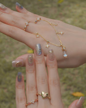 Load image into Gallery viewer, Falling Star - Necklace

