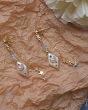 Load image into Gallery viewer, 【兩戴式】 OVER THE MOON - Earrings
