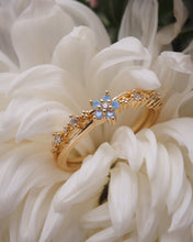Load image into Gallery viewer, Petal - Gold Ring
