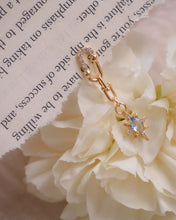 Load image into Gallery viewer, STARLIGHT - Earrings
