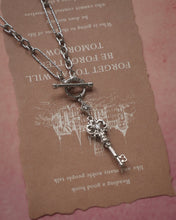 將圖片載入圖庫檢視器 GLOW KEY - Silver Toggle Necklace ✦ Semi-Waterproof
