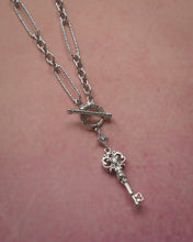 將圖片載入圖庫檢視器 GLOW KEY - Silver Toggle Necklace ✦ Semi-Waterproof
