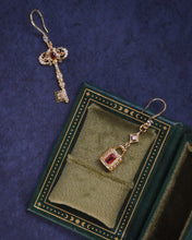 Load image into Gallery viewer, MAGIC KEY - Earrings
