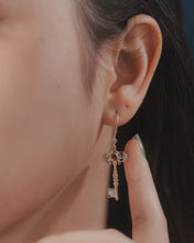 Load image into Gallery viewer, MAGIC KEY - Earrings

