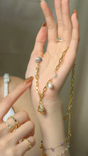將圖片載入圖庫檢視器 Aura - Gold Titanium Steel Pearl x Crystal Necklace
