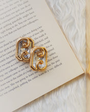 Load image into Gallery viewer, ZEUS - VINTAGE BUTTON EARRINGS
