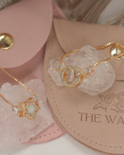將圖片載入圖庫檢視器 Luna Glow - Gold Vermeil Opal Moon Bracelet

