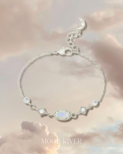 Load image into Gallery viewer, Moon Chaser - 925 Silver Moonstone Bracelet
