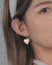 將圖片載入圖庫檢視器 Romance - 18K Evil Eye Heart Earrings
