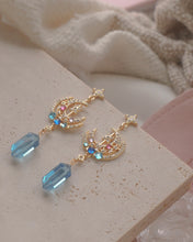 Load image into Gallery viewer, Freeze - 18KGP Crystal Earrings
