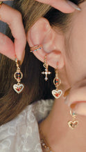 將圖片載入圖庫檢視器 Faithful • 14KGP Mini Cross Hoop Earrings

