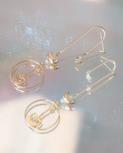 將圖片載入圖庫檢視器 Lagom - Gold Vermeil Moon &amp; Star Earrings
