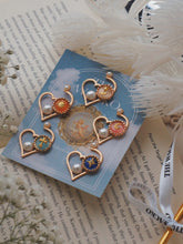 將圖片載入圖庫檢視器 Heart Shaped Earrings
