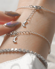 Load image into Gallery viewer, Moon Chaser - 925 Silver Moonstone Bracelet
